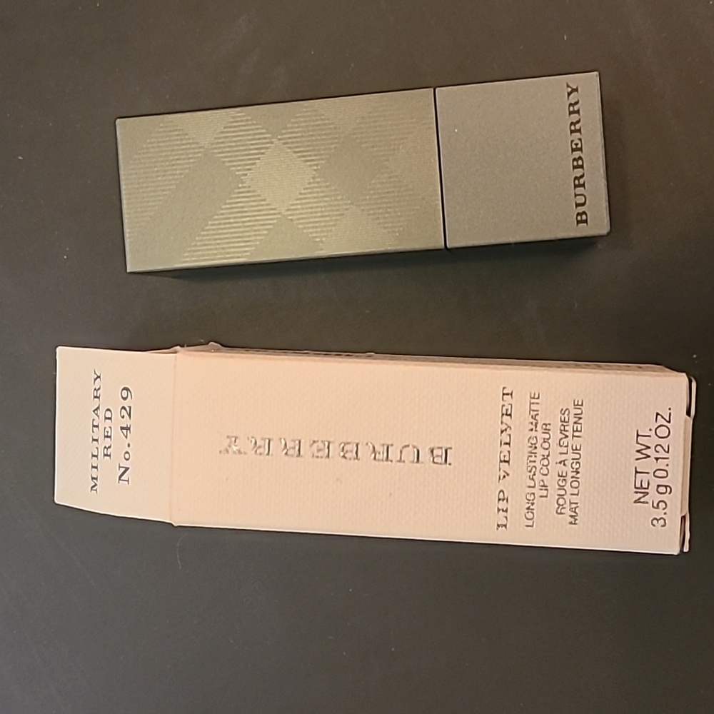 BNIB Burberry Military Red No.429 Lipstick